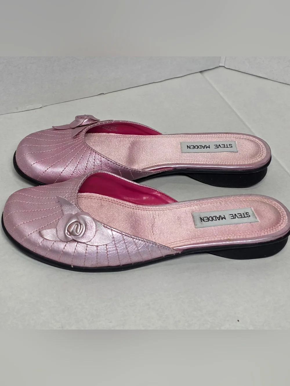 Vintage  Steve Madden Razzy Sandals Size 6B Leather Metalic Pink Slip On Slides - Picture 2 of 6